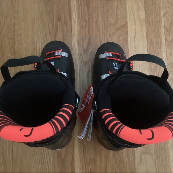 NWT Women’s Rossignol Evo 70 Ski Boots, Size 8.5/25.5 - Picture 7 of 7